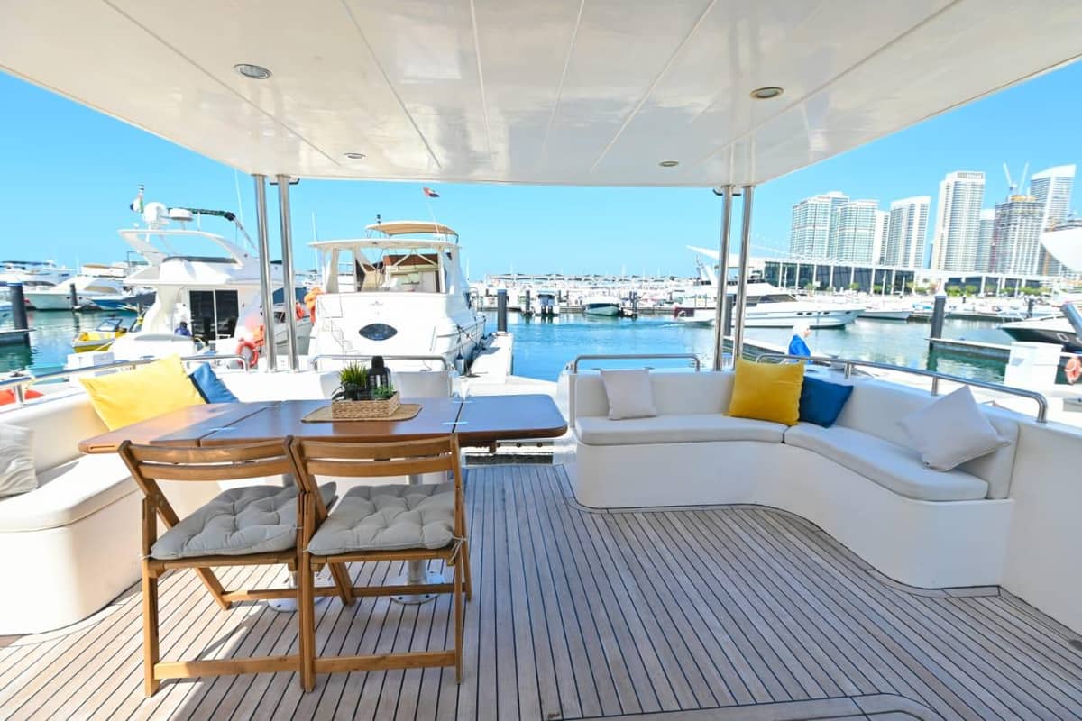 Romantic Dinner on Private Yacht — licensed photo 2 of 3