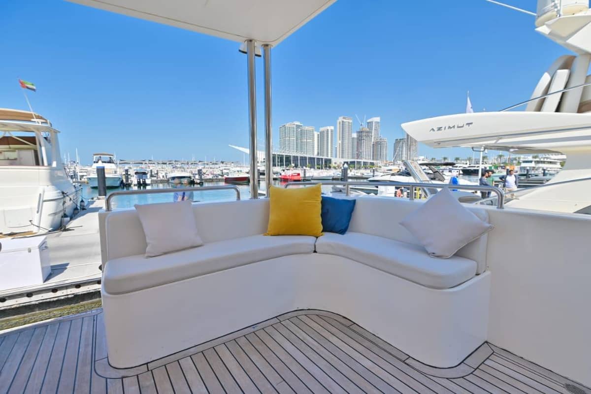 Romantic Dinner on Private Yacht — licensed photo 3 of 3